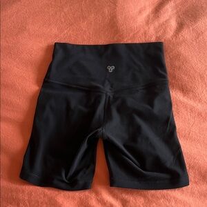 TnaBUTTER Atmosphere Hi-Rise 7" Short